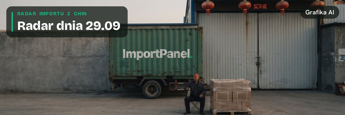Zamknięta brama fabryki w Chinach z lampionami, przed nią paleta kartonów i kontener ImportPanel